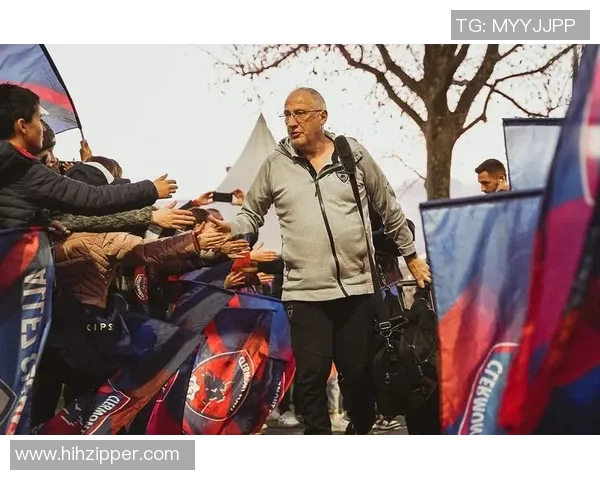 克莱蒙与欧塞尔历史交锋回顾及球队发展历程分析 克莱蒙与欧塞尔历史交锋回顾及球队发展历程分析