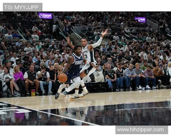 卡梅隆约翰逊如何在NBA赛场上展现出色的篮球天赋与领导能力